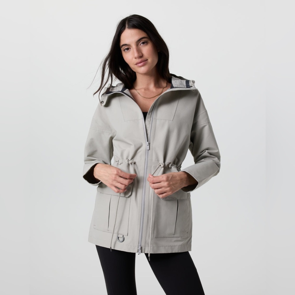 NWT Vuori Pfeiffer Rain Jacket Talc Medium‎